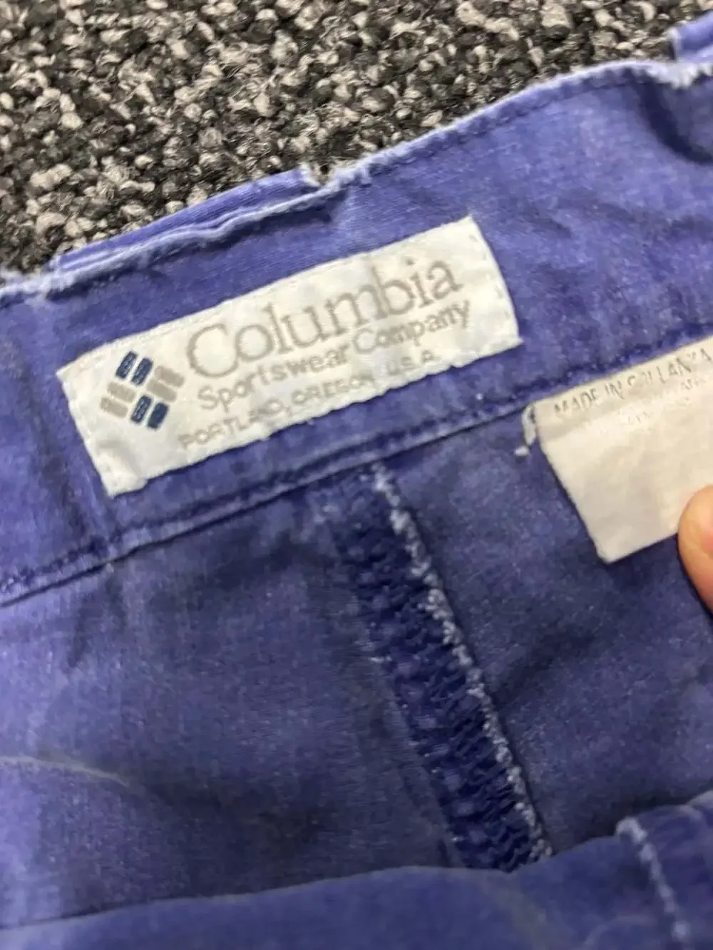 Vntg Columbia PFG Half Moon Fishing Cargo Shorts Blue Cotton with Mesh Pockets